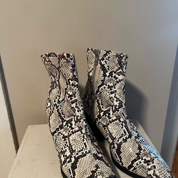 French connection boots - Picture 6 of 6